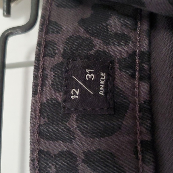 NWT (Size 31A) Lucky Brand Ava Skinny Jeans, Gray Leopard/Animal Print - Picture 3 of 4